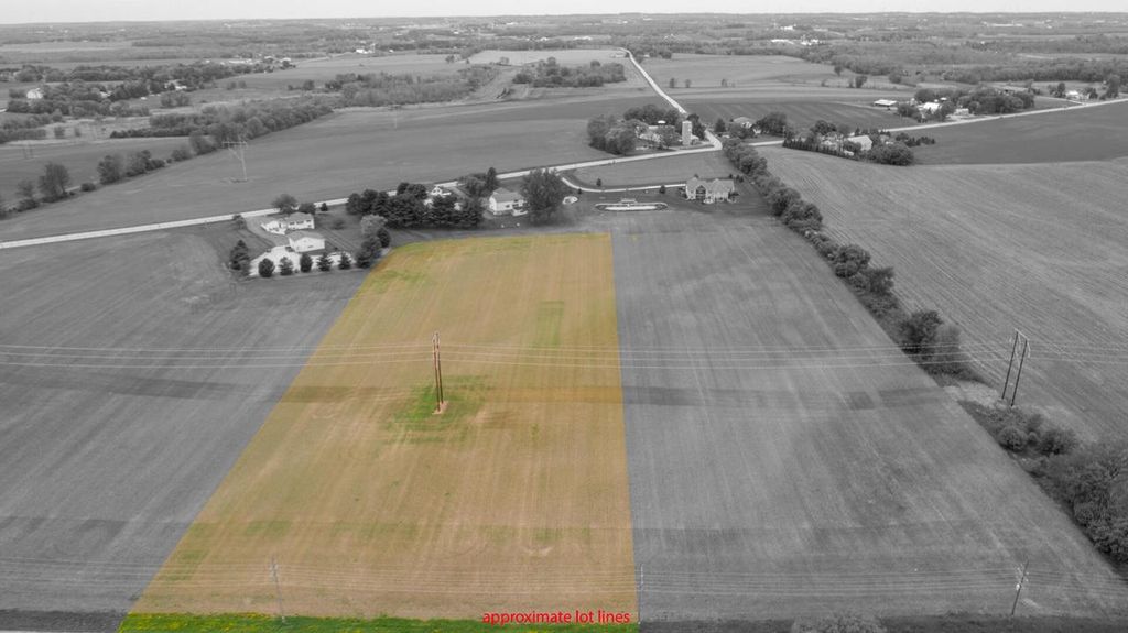 Photo of Lt3 Kettle Moraine ROAD, Hartford, WI 53027 (MLS # 1951052)