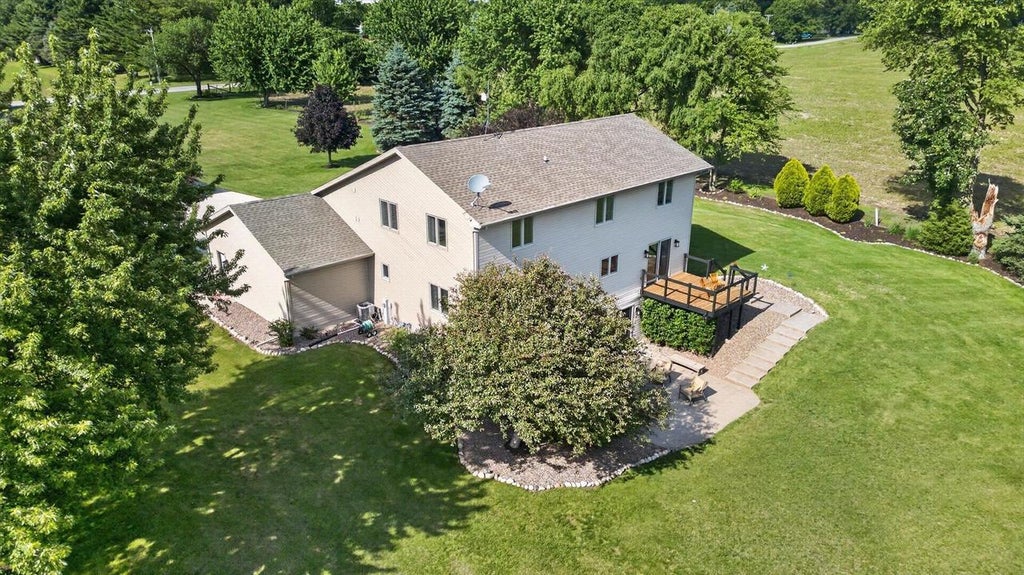 Photo of 5542 E L T Townline ROAD, Beloit, WI 53511 (MLS # 2026758)