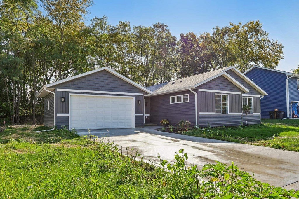 Photo of 902 Garity STREET, Jefferson, WI 53549 (MLS # 2034561)