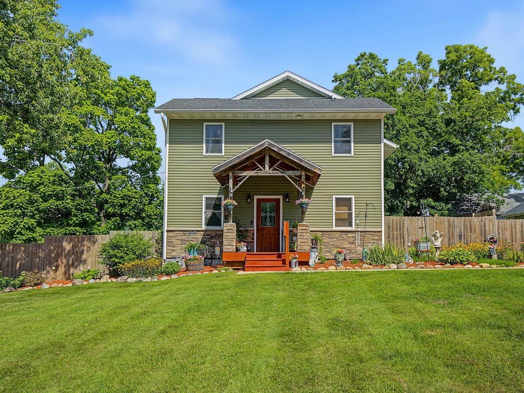 Photo of 308 N Mechanic STREET, Albany, WI 53502 (MLS # 2030321)