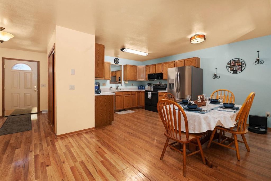 Photo of 185 N Lexington PARKWAY, Deforest, WI 53532 (MLS # 2015703)