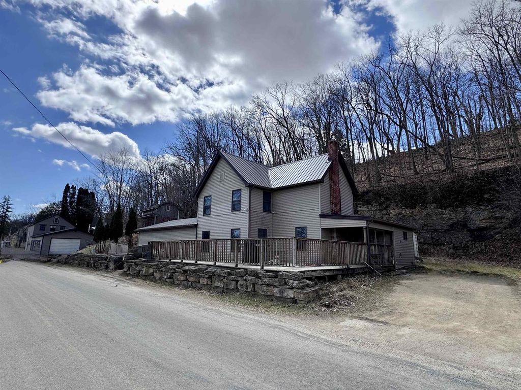 Photo of 327 W River STREET, Darlington, WI 53530 (MLS # 2019422)