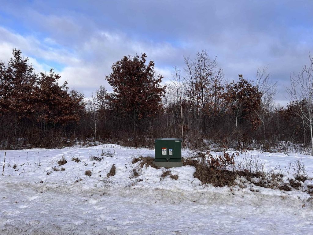 Photo of Parkway ROAD, Crivitz, WI 54114 (MLS # 50320182)