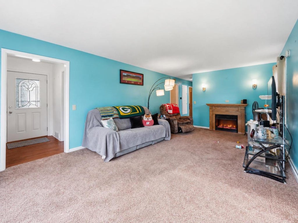 Photo of 354 Maloney DRIVE, Fitchburg, WI 53713 (MLS # 2032422)