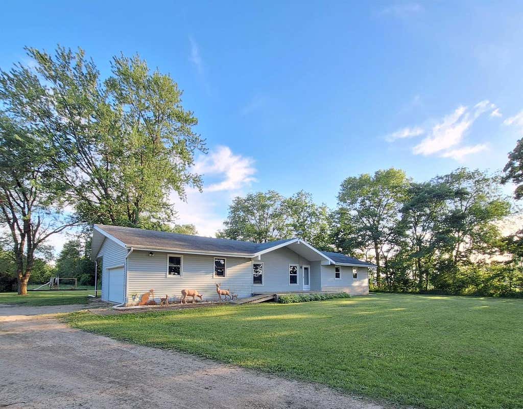 Photo of W6709 County Highway CS-Q, Poynette, WI 53955 (MLS # 2026073)