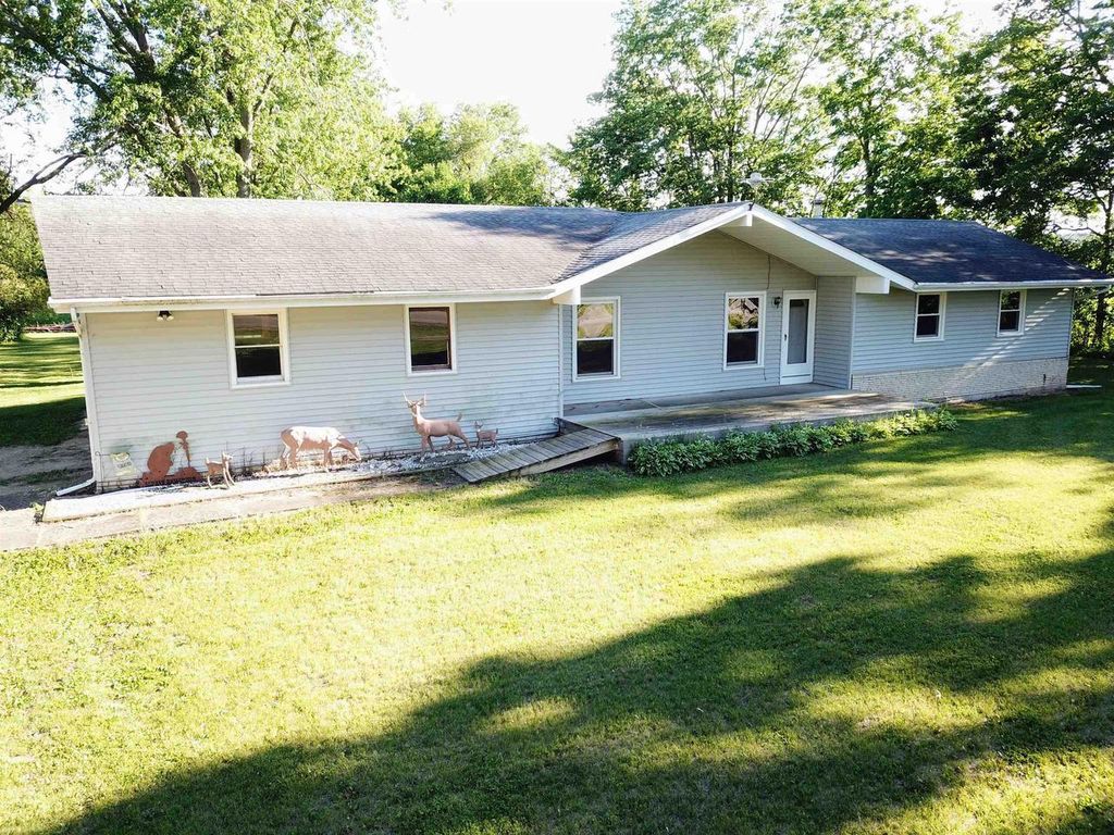 Photo of W6709 County Highway CS-Q, Poynette, WI 53955 (MLS # 2026073)