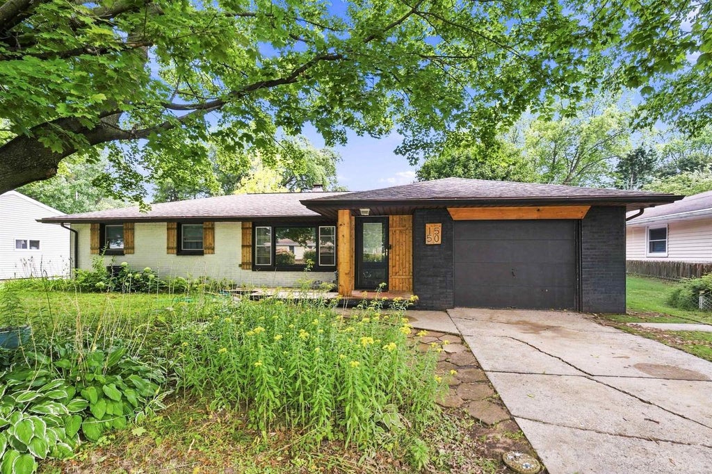 Photo of 1550 Careful DRIVE, Green Bay, WI 54304 (MLS # 50332033)