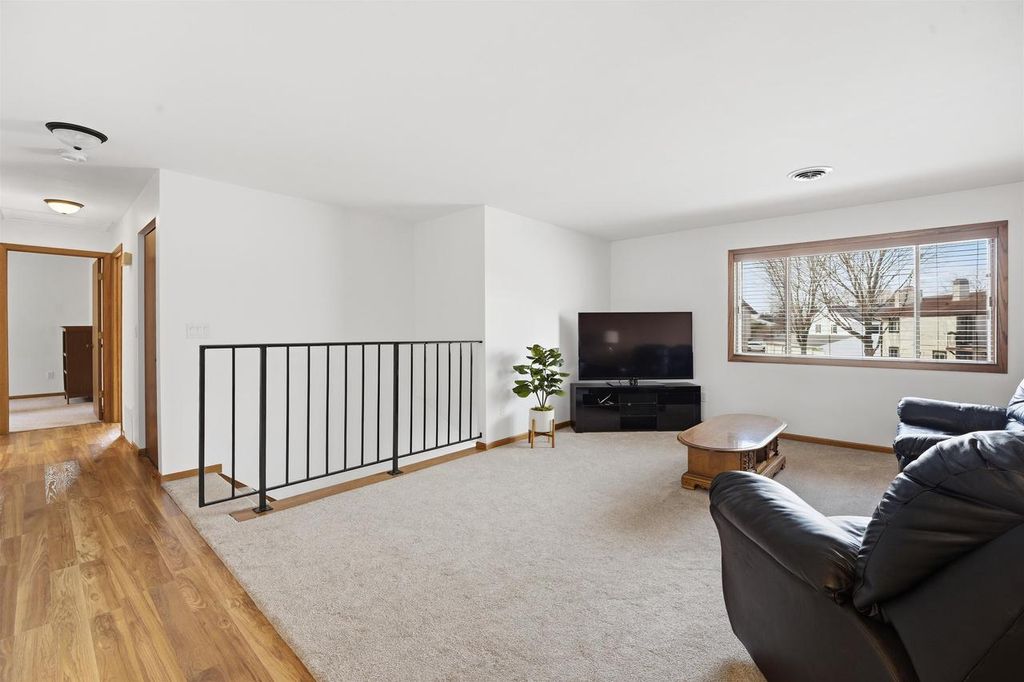 Photo of 17 Concord DRIVE, Fond Du Lac, WI 54935 (MLS # 50321185)