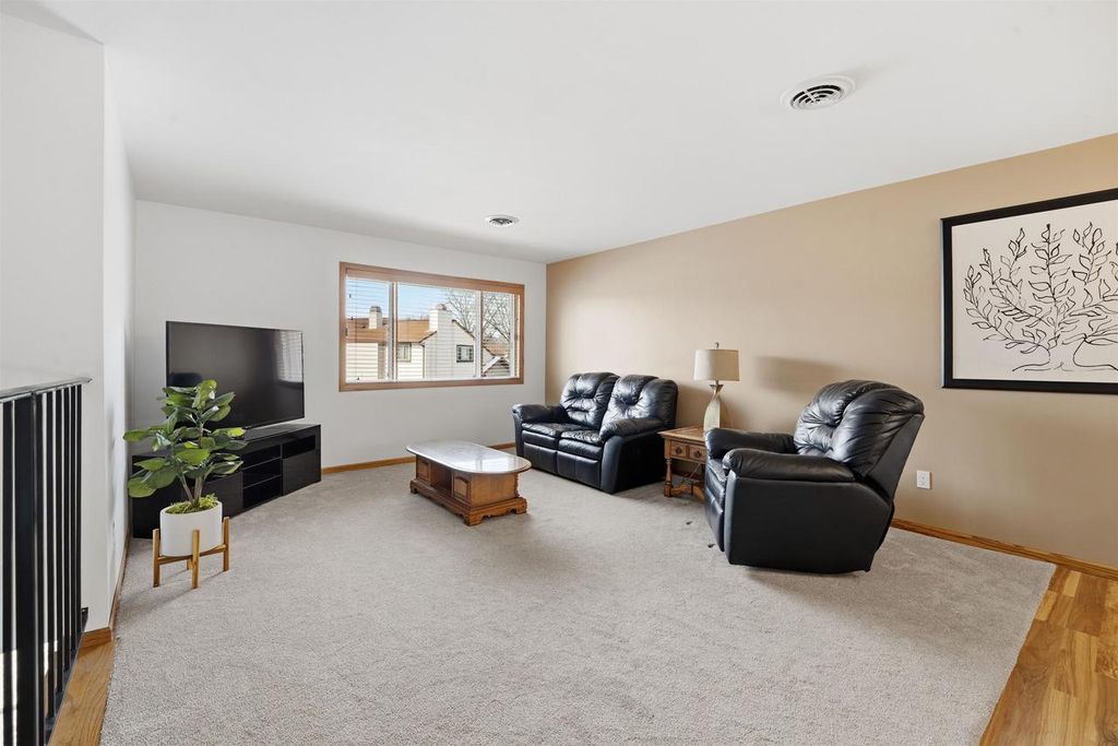 Photo of 17 Concord DRIVE, Fond Du Lac, WI 54935 (MLS # 50321185)