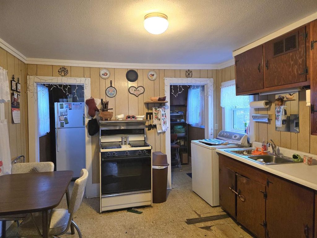 Photo of 425 S East STREET, Plainfield, WI 54966 (MLS # 50318178)