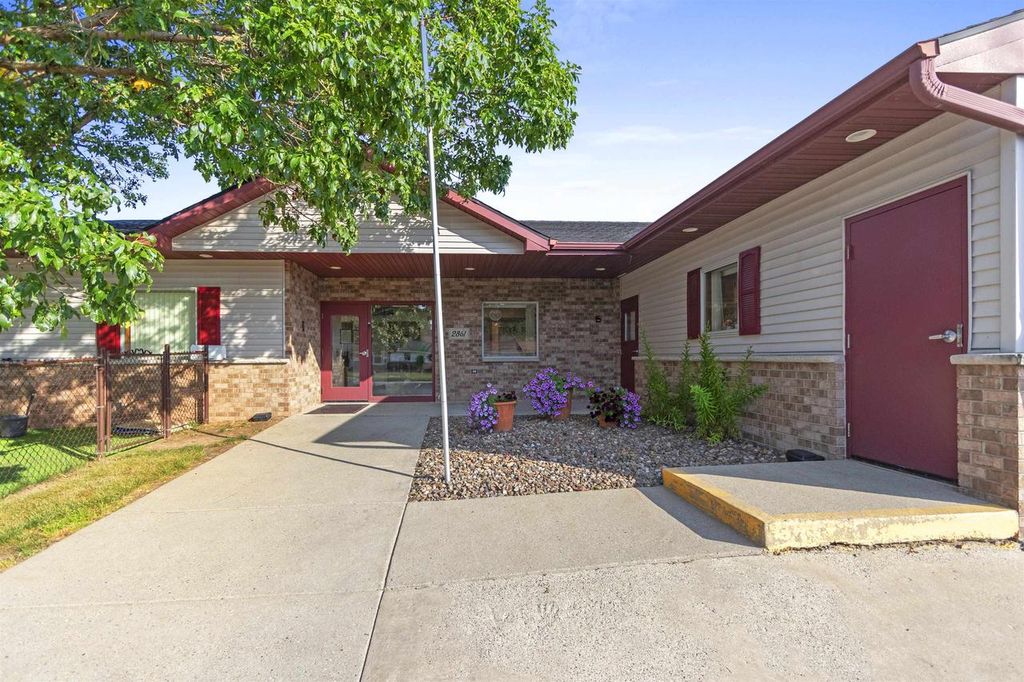 Photo of 2861 S Ridge ROAD, Green Bay, WI 54304 (MLS # 50315809)