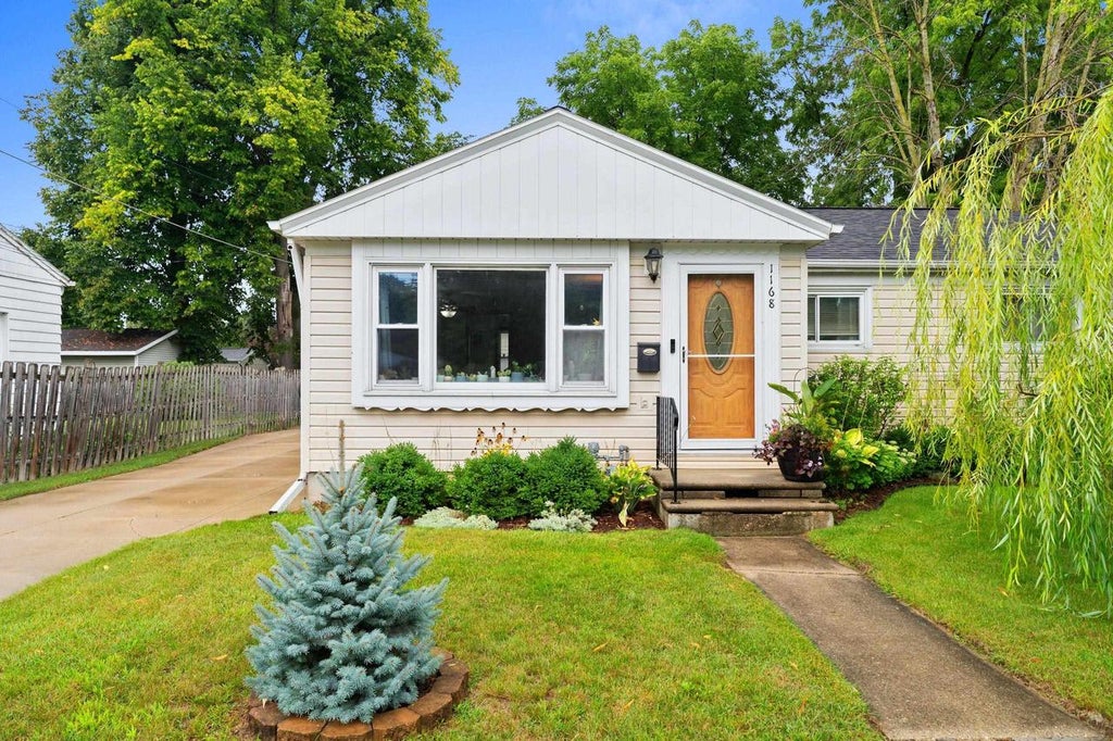 Photo of 1168 9th STREET, Green Bay, WI 54304 (MLS # 50332200)