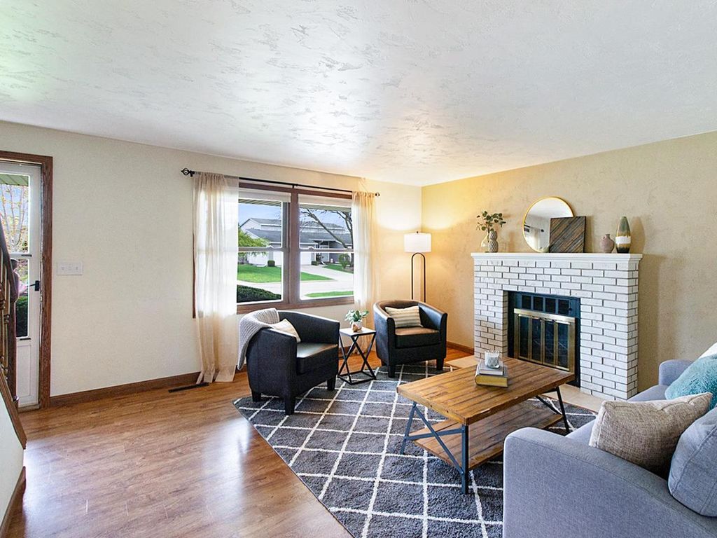 Photo of 3638 Glenhaven LANE, Green Bay, WI 54301 (MLS # 50325049)