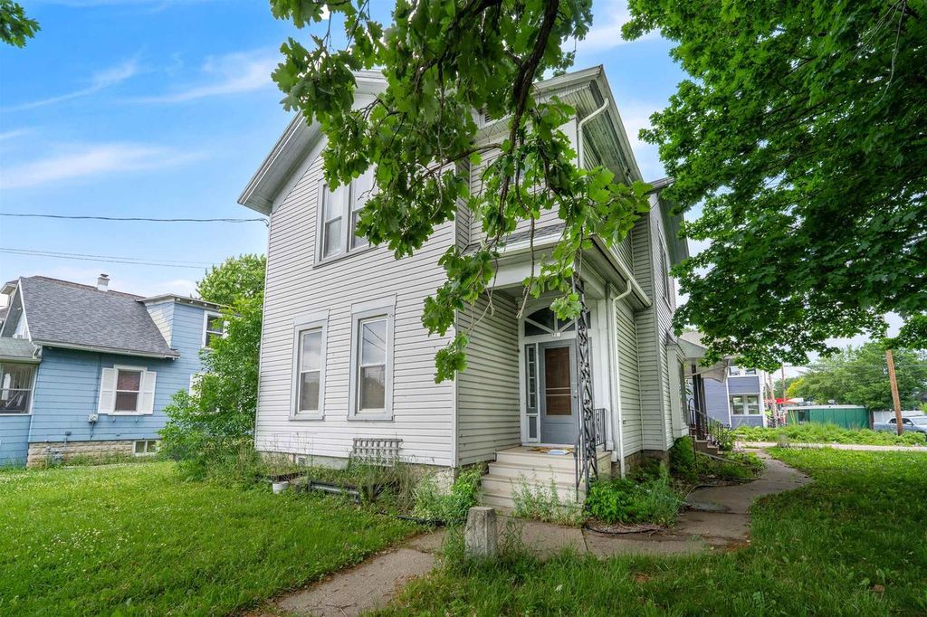 Photo of 710 Ceape AVENUE, Oshkosh, WI 54901 (MLS # 50327194)