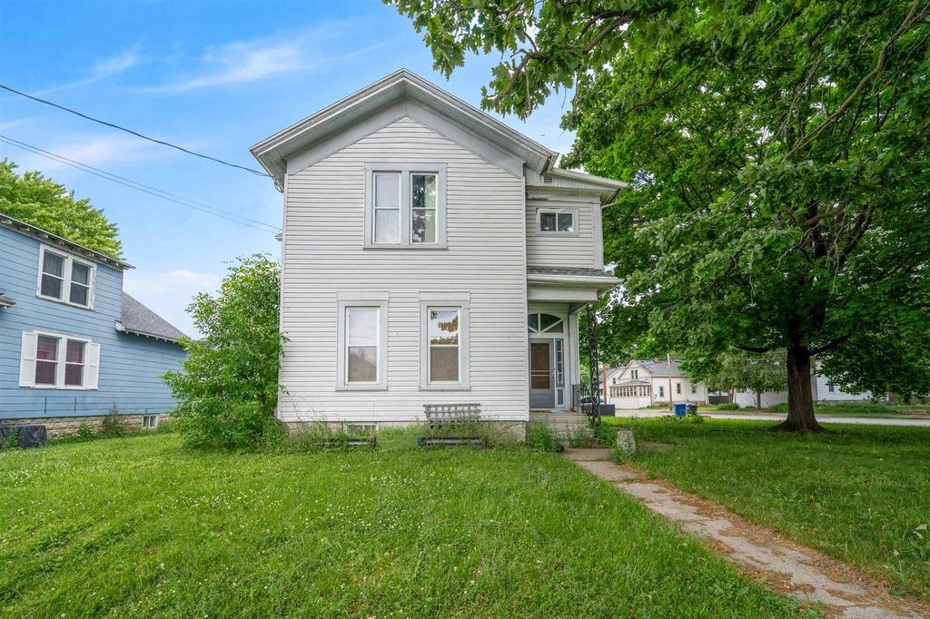 Photo of 710 Ceape AVENUE, Oshkosh, WI 54901 (MLS # 50327194)