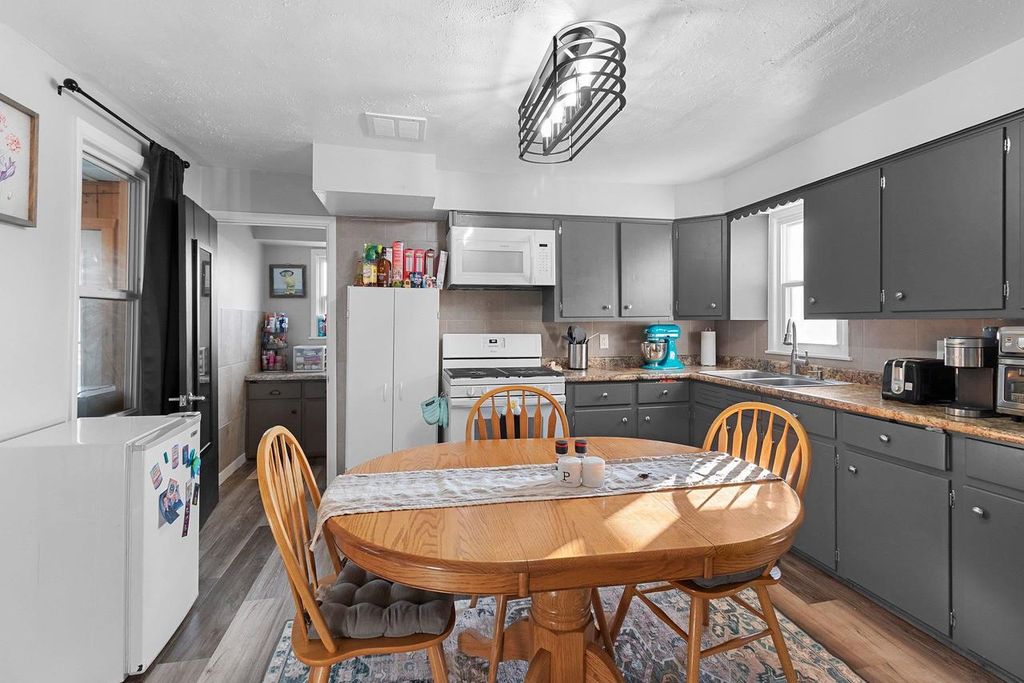 Photo of 1419 Fox STREET, Oshkosh, WI 54902 (MLS # 50321238)