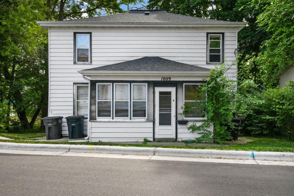 Photo of 1009 S 4th STREET, Stoughton, WI 53589 (MLS # 2025139)