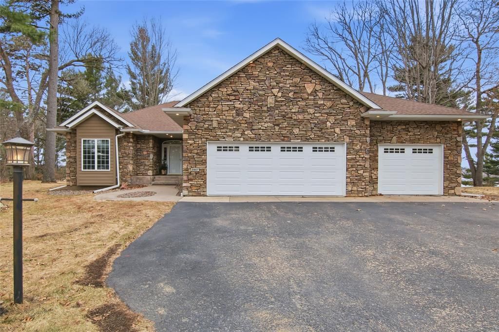 Photo of 2907 Plum Tree CIRCLE, Menomonie, WI 54751 (MLS # 1599791)