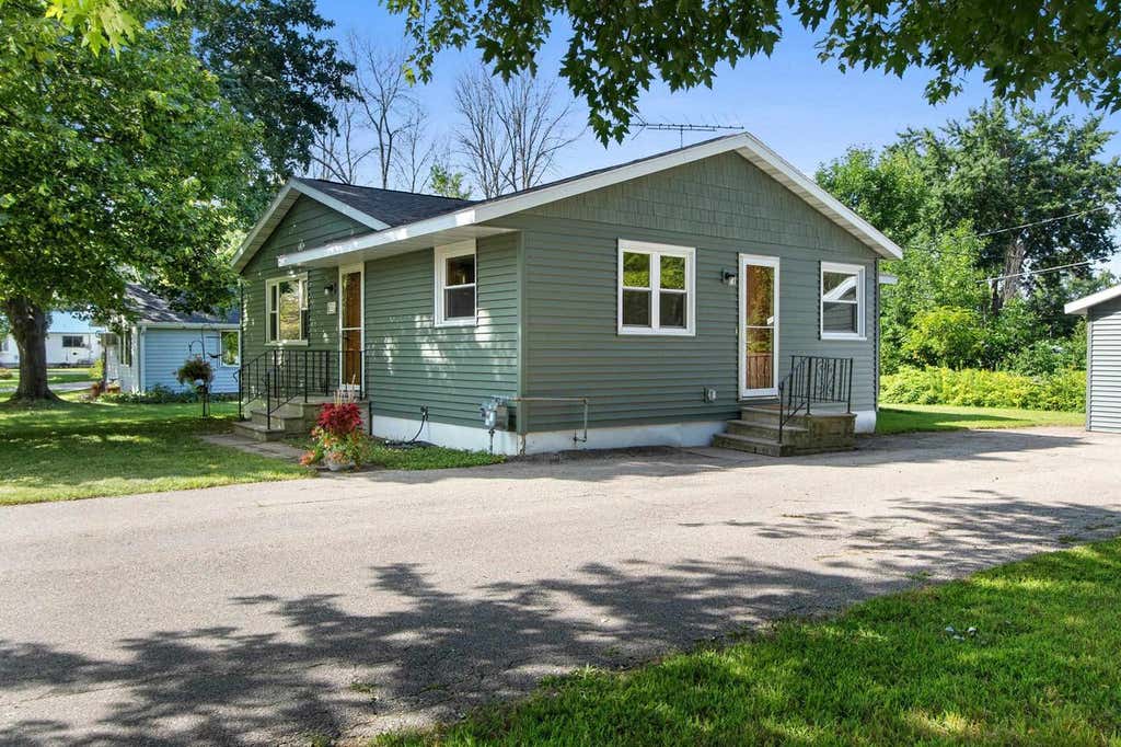 Photo of N5643 N Franklin STREET, Shawano, WI 54166 (MLS # 50331332)