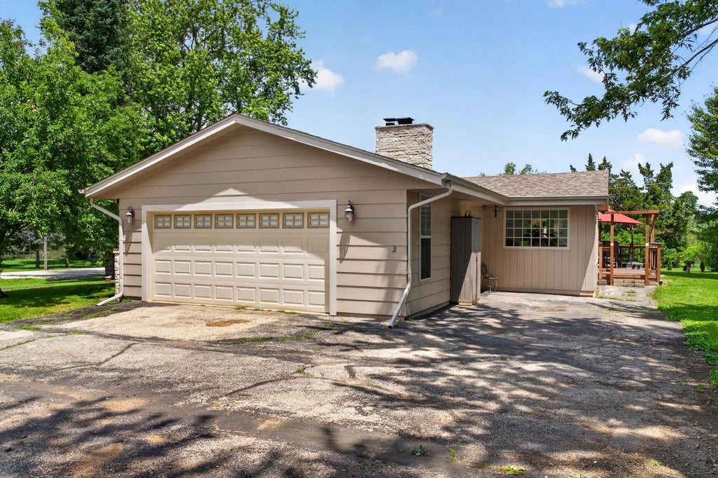 Photo of S94W23105 Meadow View LANE, Big Bend, WI 53103 (MLS # 1979824)