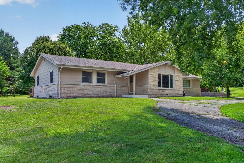 Photo of S94W23105 Meadow View LANE, Big Bend, WI 53103 (MLS # 1979824)