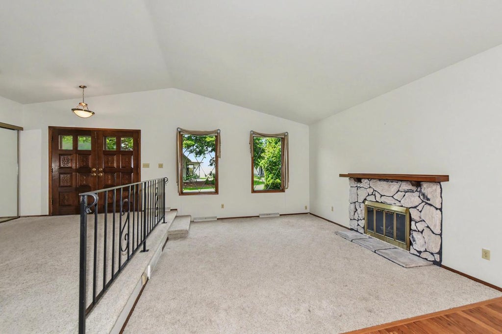 Photo of 5297 Somerset LANE S LANE S, Greenfield, WI 53221 (MLS # 1976774)