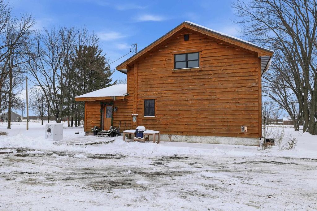 Photo of 102 Main STREET, Milladore, WI 54454 (MLS # 22505734)