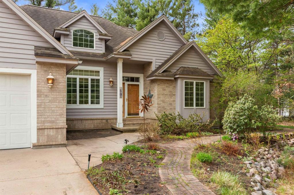 Photo of 3010 Rosebury DRIVE, Wisconsin Rapids, WI 54494 (MLS # 22601817)