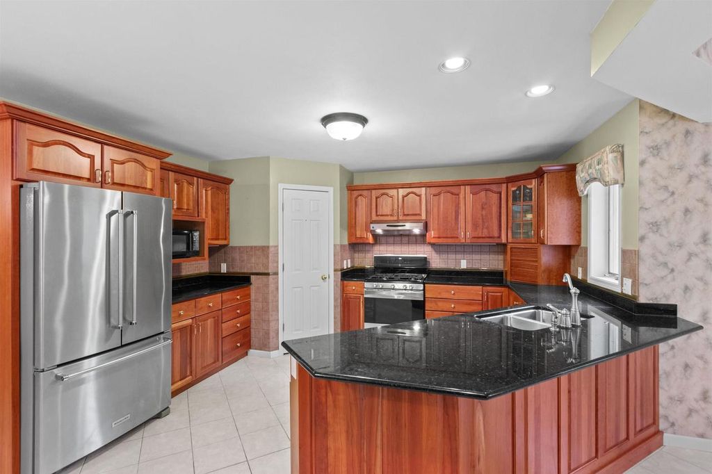 Photo of 3010 Rosebury DRIVE, Wisconsin Rapids, WI 54494 (MLS # 22601817)