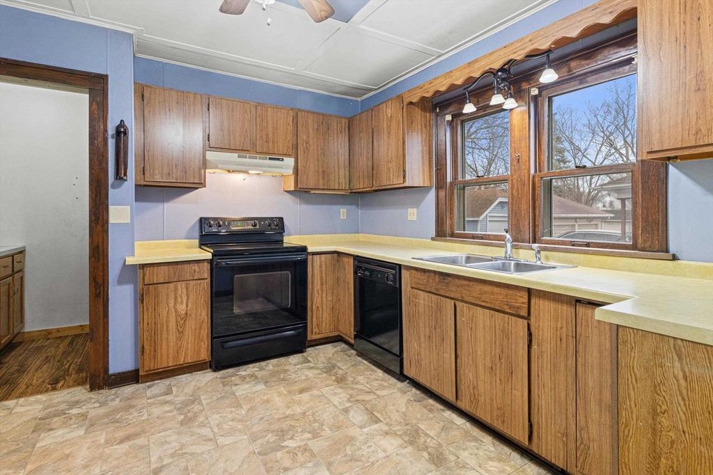 Photo of 407 S Church STREET, Watertown, WI 53094 (MLS # 2017121)