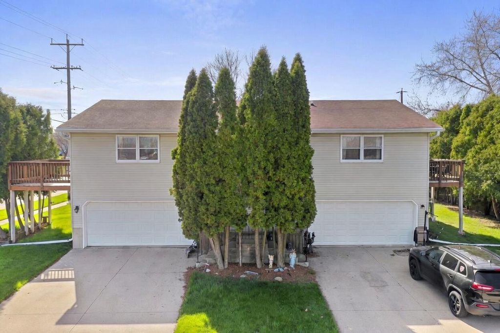 Photo of 1395 Inverness LANE, Neenah, WI 54956 (MLS # 50324201)