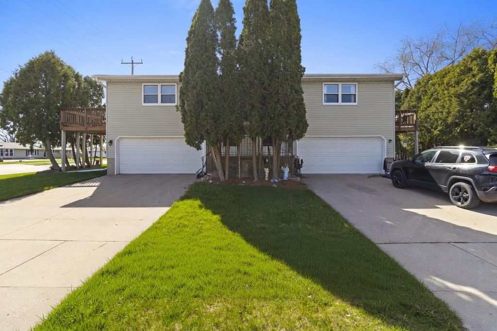 Photo of 1395 Inverness LANE, Neenah, WI 54956 (MLS # 50324201)