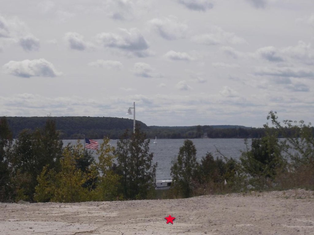 Photo of 4888 Bay Shore DRIVE, Sturgeon Bay, WI 54235 (MLS # 50332736)