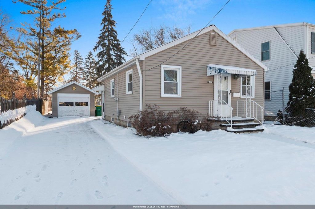 Photo of 421 Abrams STREET, Green Bay, WI 54302 (MLS # 50319556)