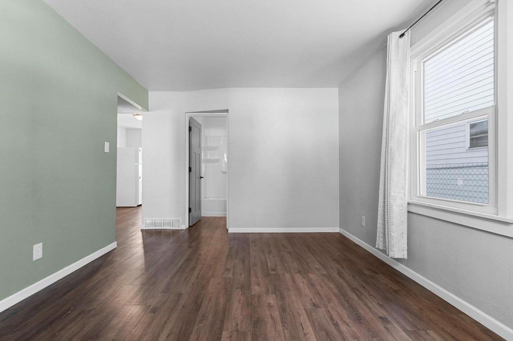 Photo of 421 Abrams STREET, Green Bay, WI 54302 (MLS # 50319556)