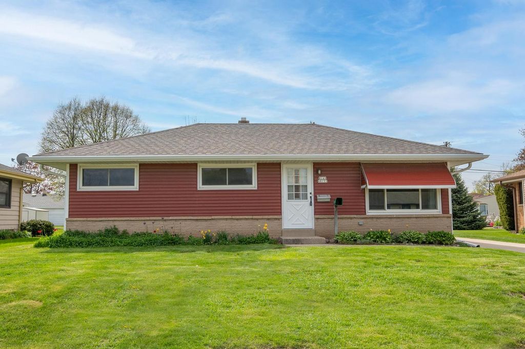 Photo of W149N8153 Winchester STREET, Menomonee Falls, WI 53051 (MLS # 1961404)