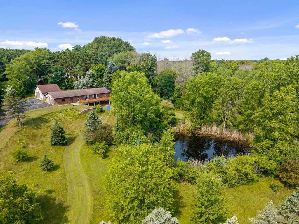 Photo of 3747 Stream ROAD, Green Bay, WI 54313 (MLS # 50331025)