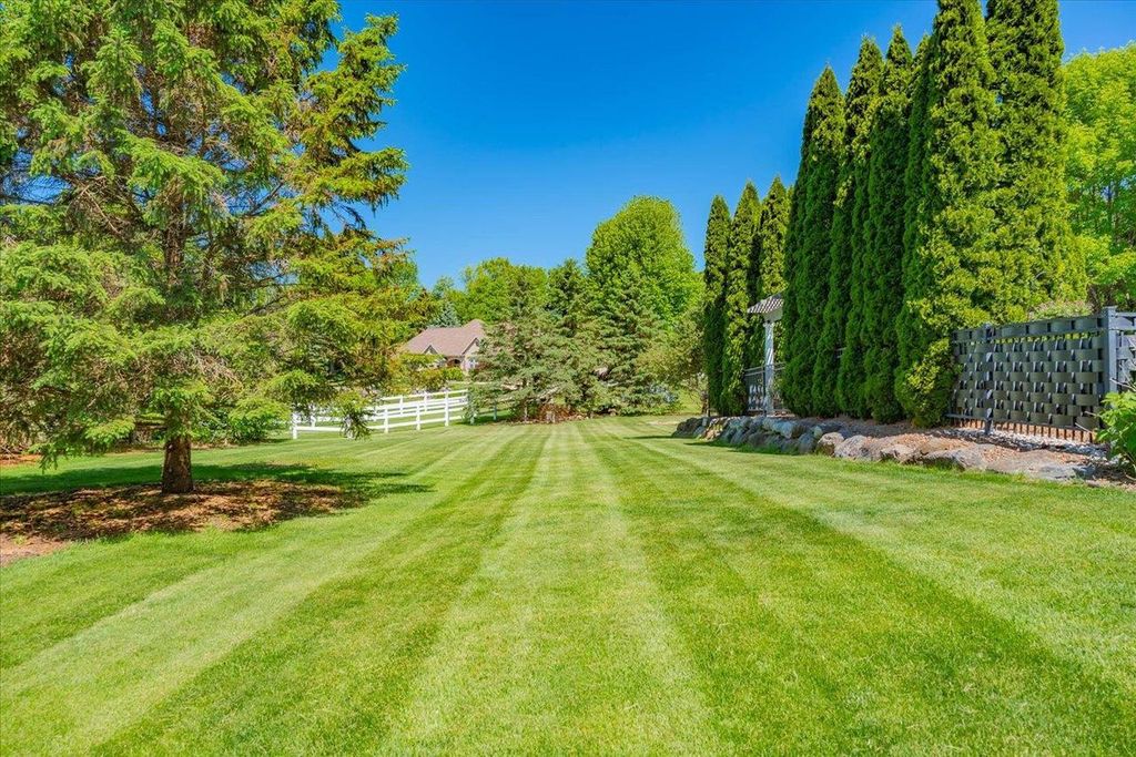 Photo of 5596 Surrey LANE, Waunakee, WI 53597 (MLS # 2016354)