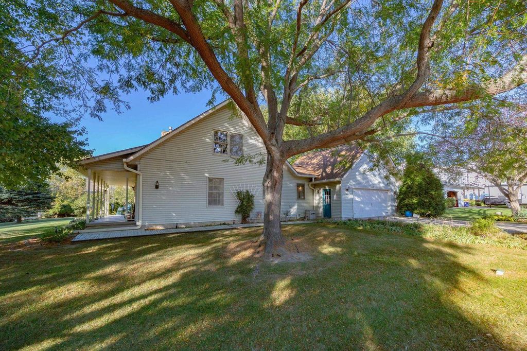 Photo of 1724 Barberry ROAD, Stoughton, WI 53589 (MLS # 2010086)