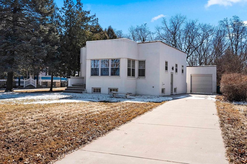 Photo of 2141 Riverside AVENUE, Marinette, WI 54143 (MLS # 50322286)