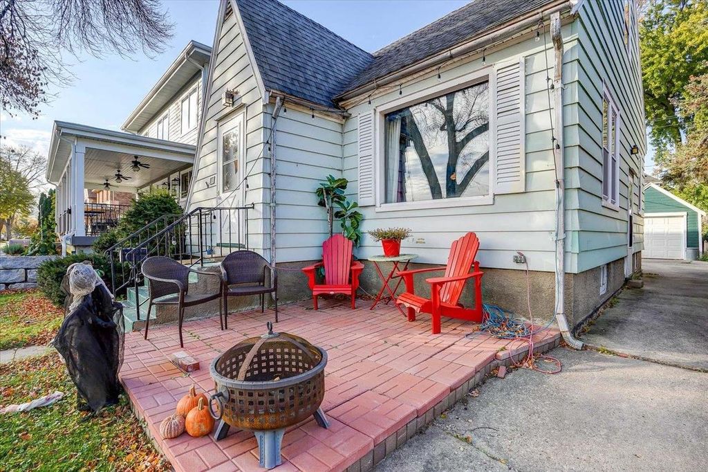 Photo of 8609 Lakeshore DRIVE, Pleasant Prairie, WI 53158 (MLS # 1945594)