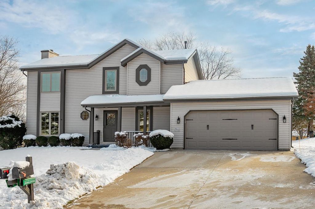Photo of W233N6950 Salem DRIVE, Sussex, WI 53089 (MLS # 1946587)