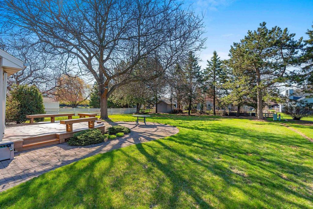 Photo of 2967 W Hiawatha DRIVE, Appleton, WI 54914 (MLS # 50324024)