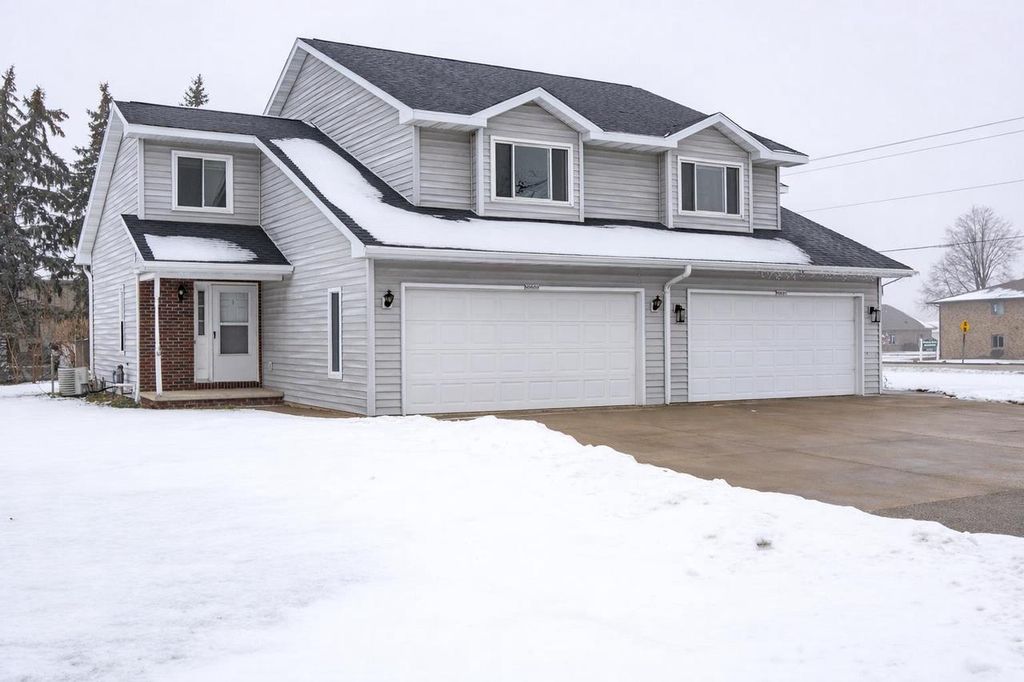 Photo of N9689 Gina DRIVE, Appleton, WI 54915 (MLS # 50319642)