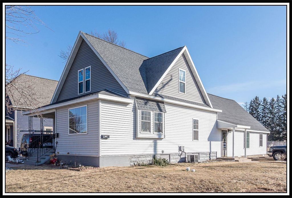 Photo of 622 W Washington STREET, New London, WI 54961 (MLS # 50321784)