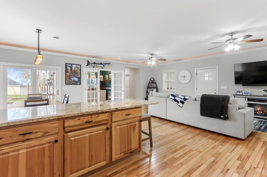 Photo of 163 Fontana AVENUE, Fontana, WI 53125 (MLS # 1946977)