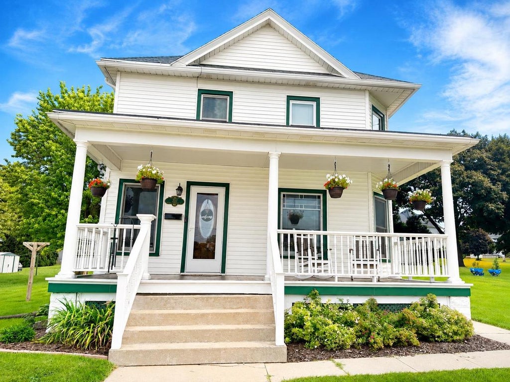 Photo of 337 W Harrison STREET, Shullsburg, WI 53586 (MLS # 2030931)
