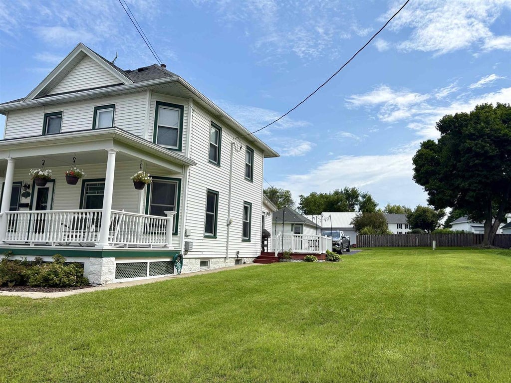 Photo of 337 W Harrison STREET, Shullsburg, WI 53586 (MLS # 2030931)