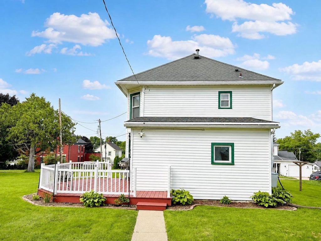 Photo of 337 W Harrison STREET, Shullsburg, WI 53586 (MLS # 2030931)