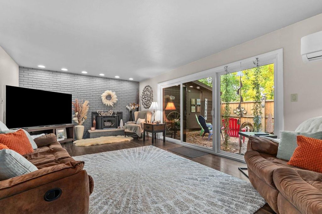 Photo of 1809 Alcan DRIVE #5, Menasha, WI 54952 (MLS # 50317335)